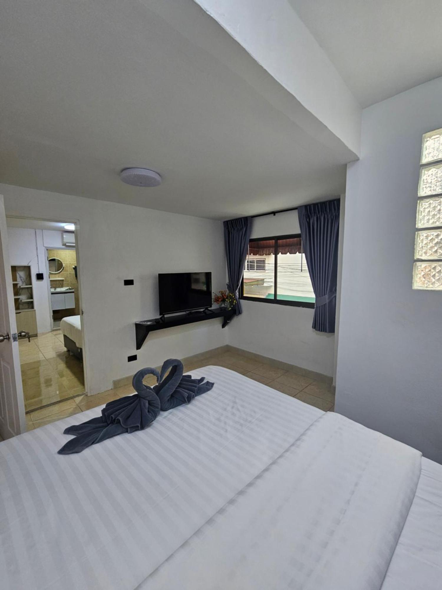 Candy Beach Seaview Jomtien Exterior photo
