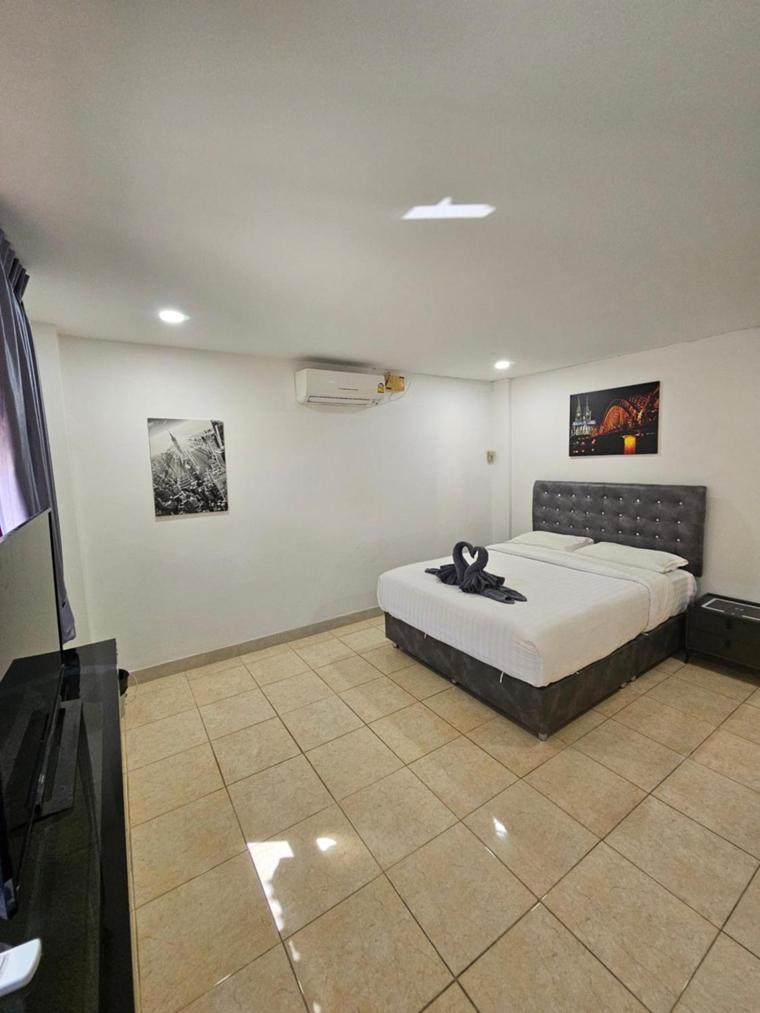Candy Beach Seaview Jomtien Exterior photo
