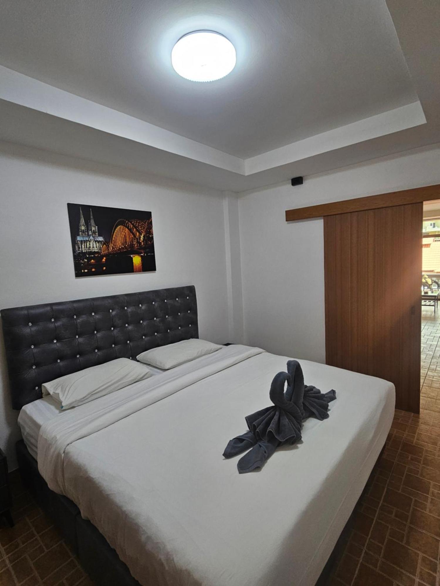 Candy Beach Seaview Jomtien Exterior photo