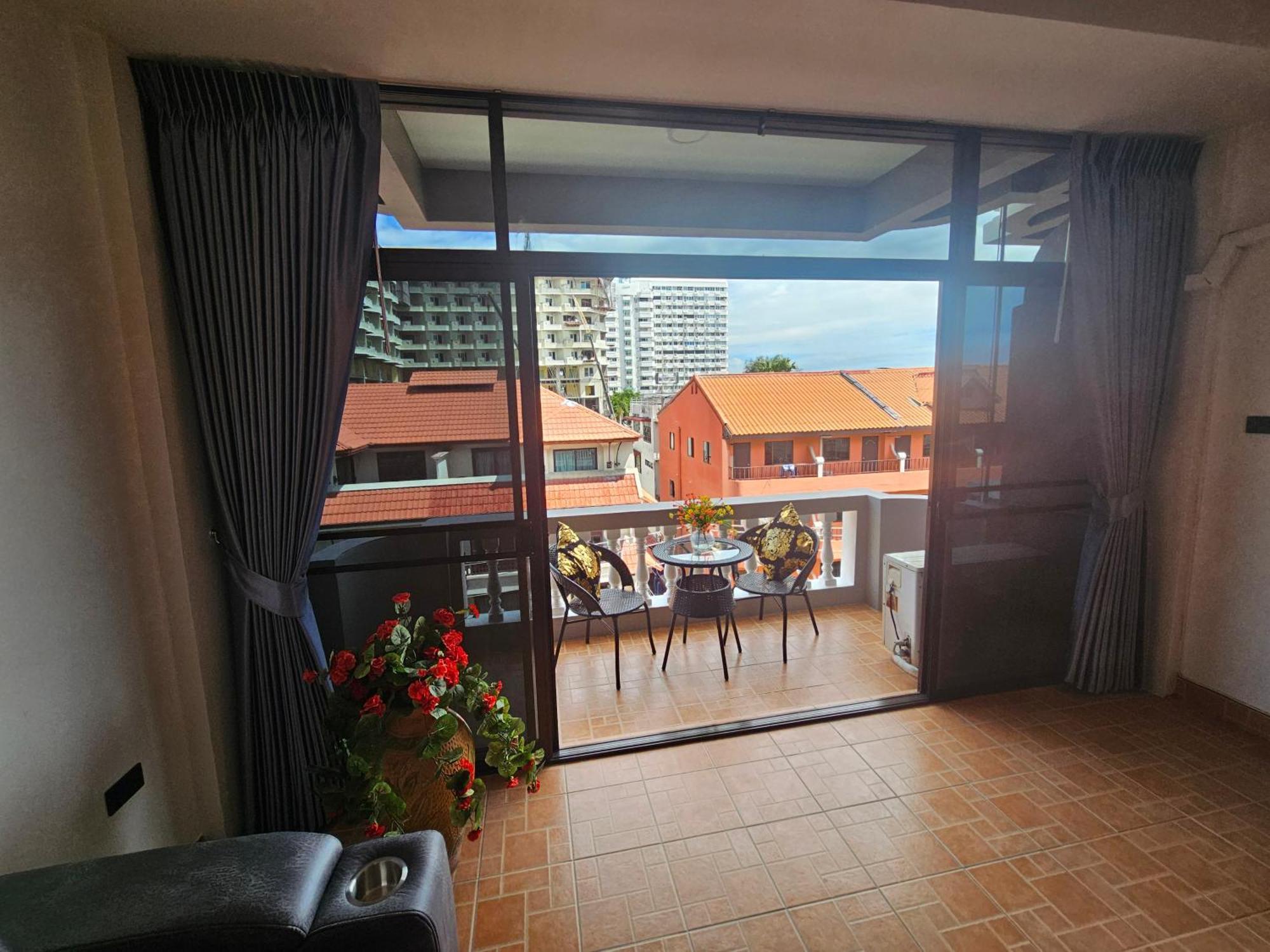 Candy Beach Seaview Jomtien Exterior photo